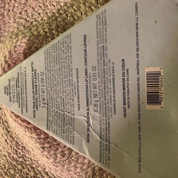 Avon "Red Velvet Perfume sampler box" NOS - Picture 2 of 3